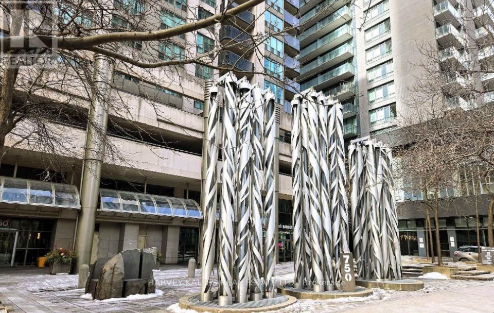 3003 - 750 Bay Street, Toronto, Ontario  M5G 1N6 - Photo 1 - C13519560