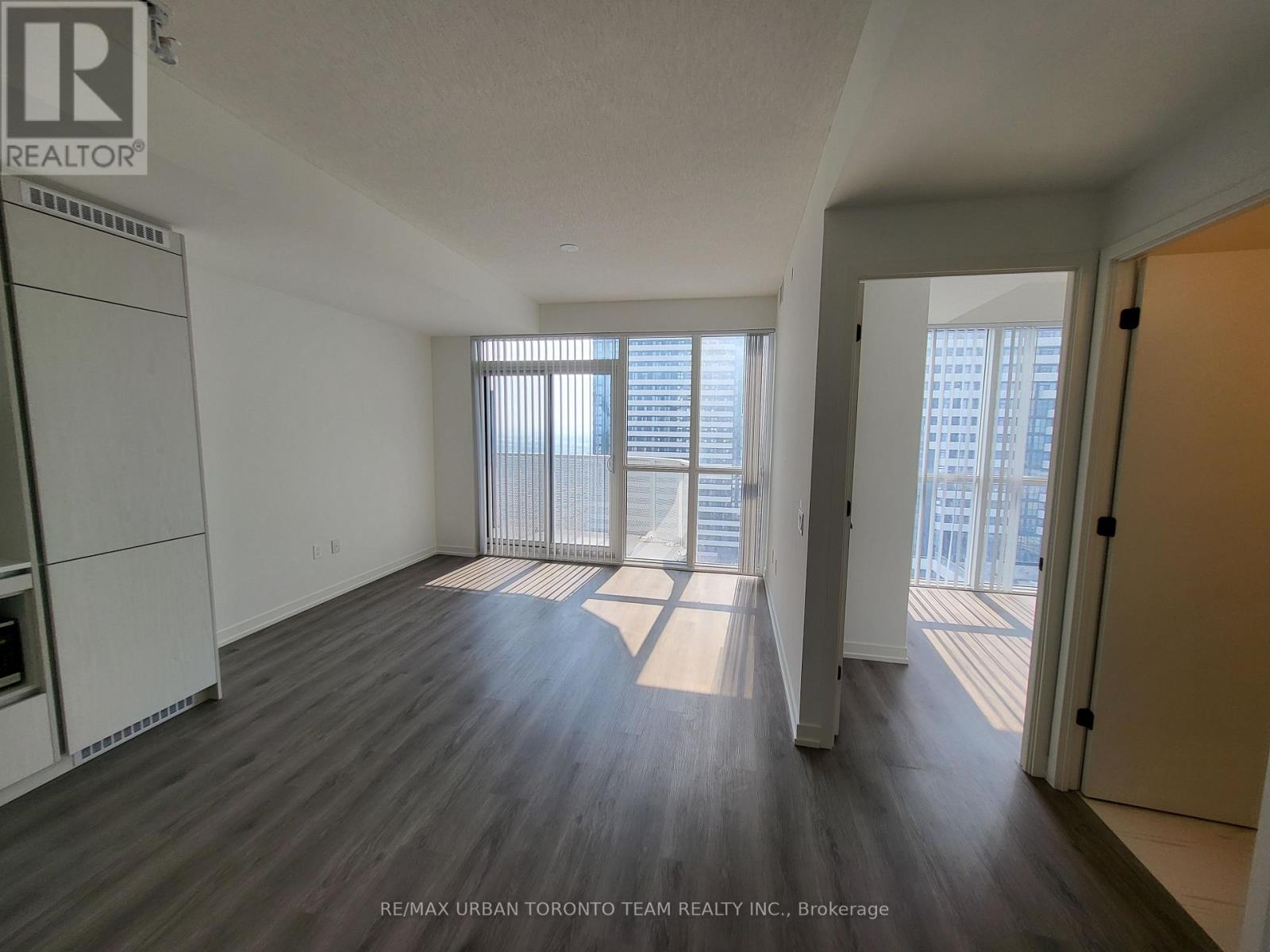 1603 - 28 Interchange Way, Vaughan, Ontario  L4K 0P8 - Photo 3 - N13519492