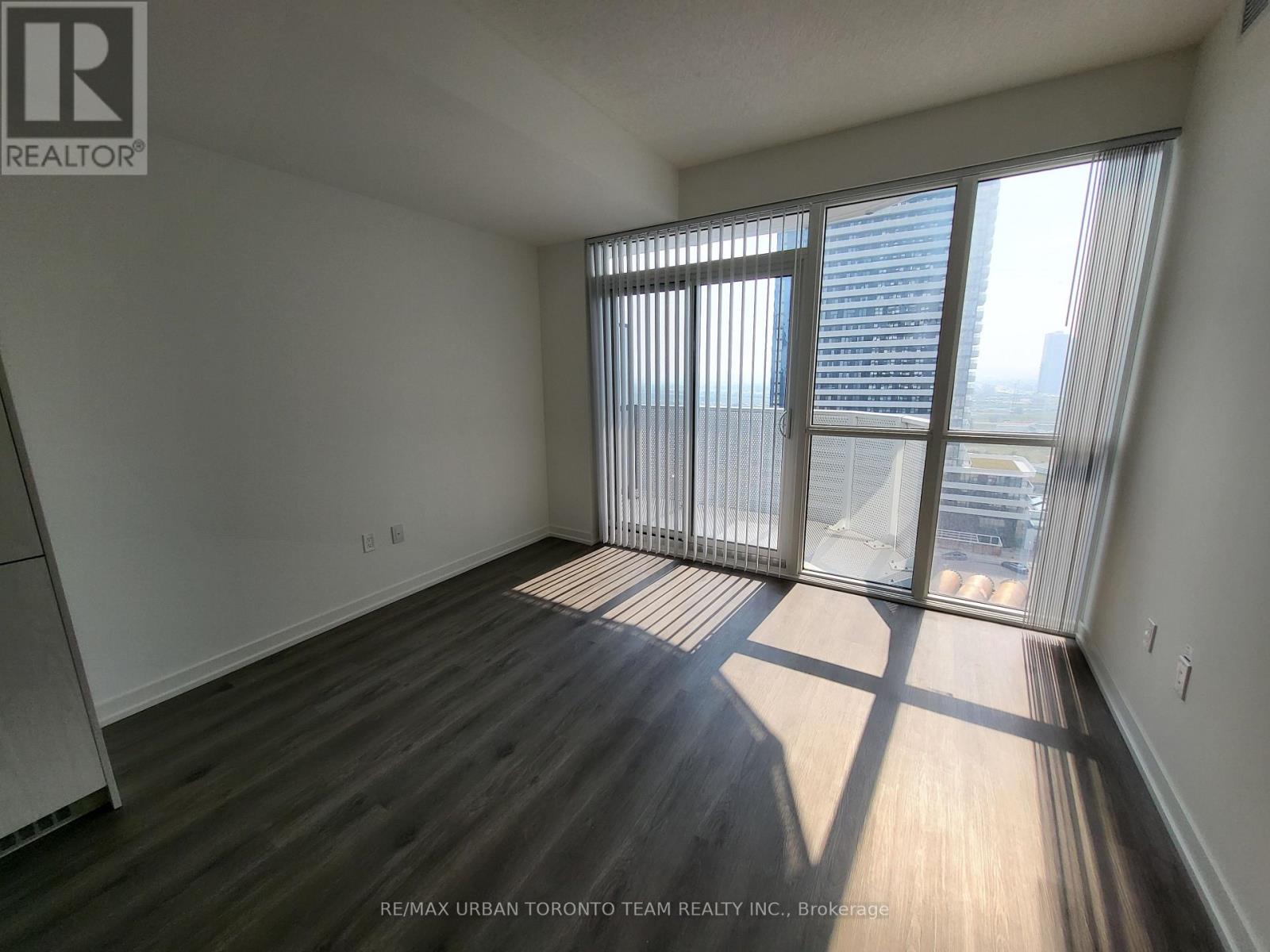 1603 - 28 Interchange Way, Vaughan, Ontario  L4K 0P8 - Photo 4 - N13519492