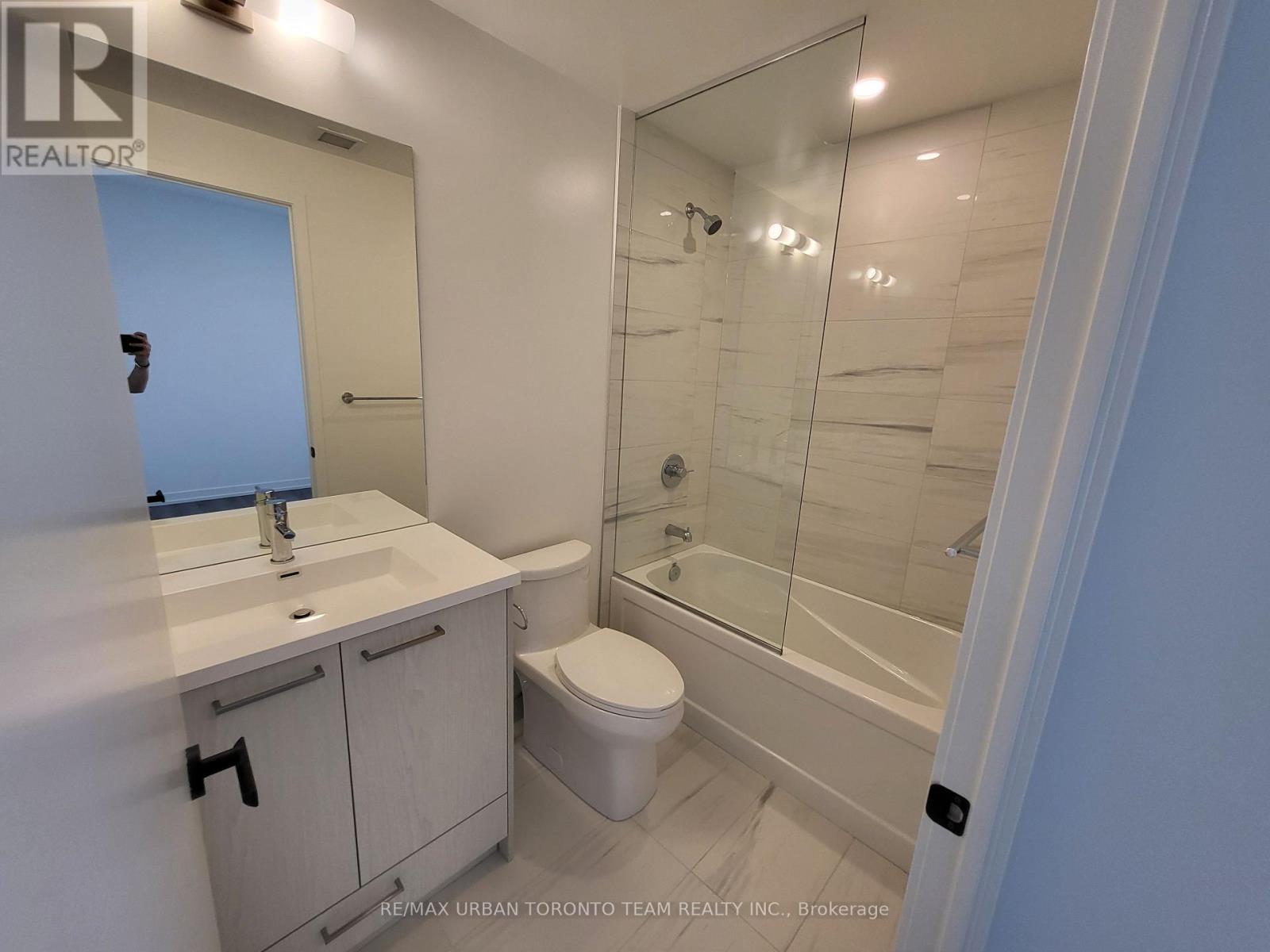 1603 - 28 Interchange Way, Vaughan, Ontario  L4K 0P8 - Photo 7 - N13519492