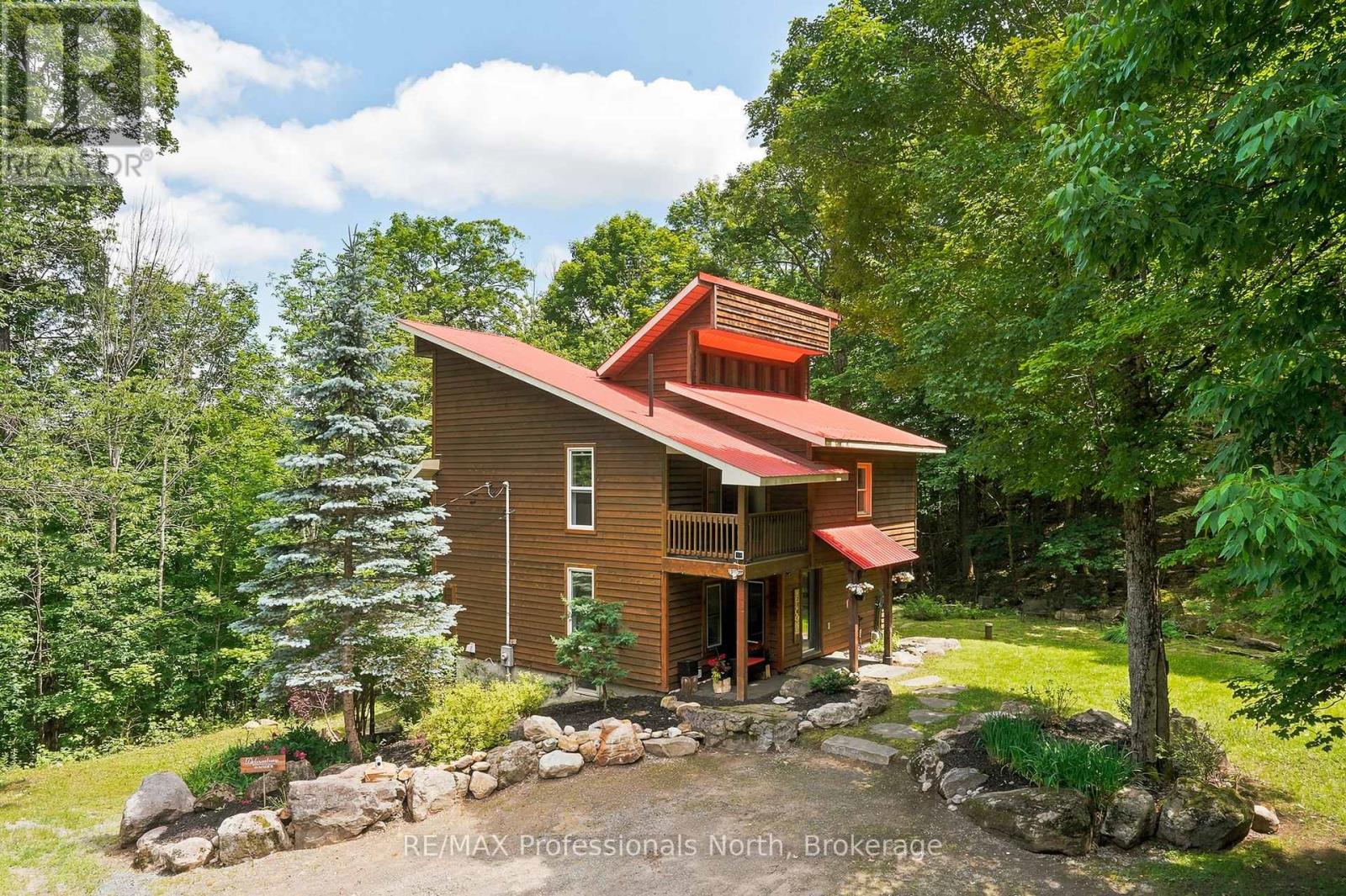 869 NORTH MARY LAKE ROAD, Huntsville, Ontario