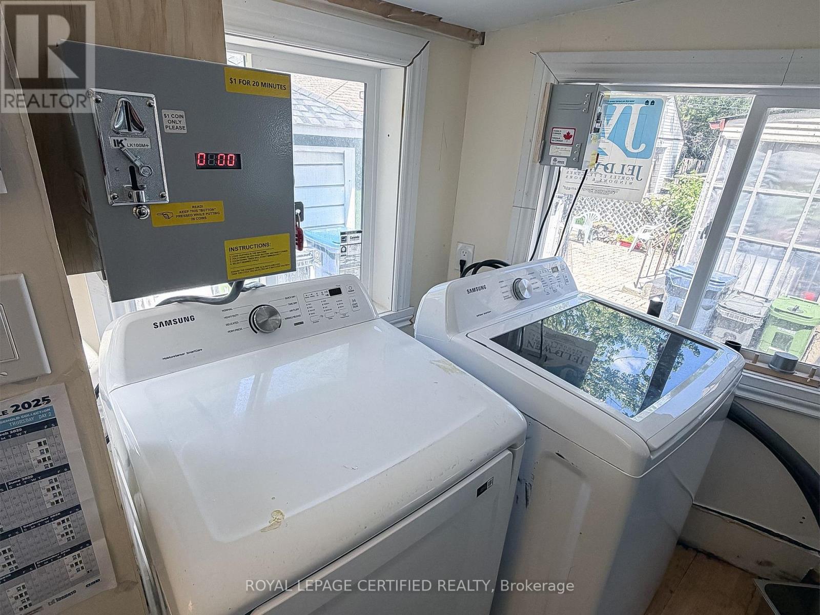 Upper - 148 Belgravia Avenue, Toronto, Ontario  M6E 2M7 - Photo 18 - W13243388