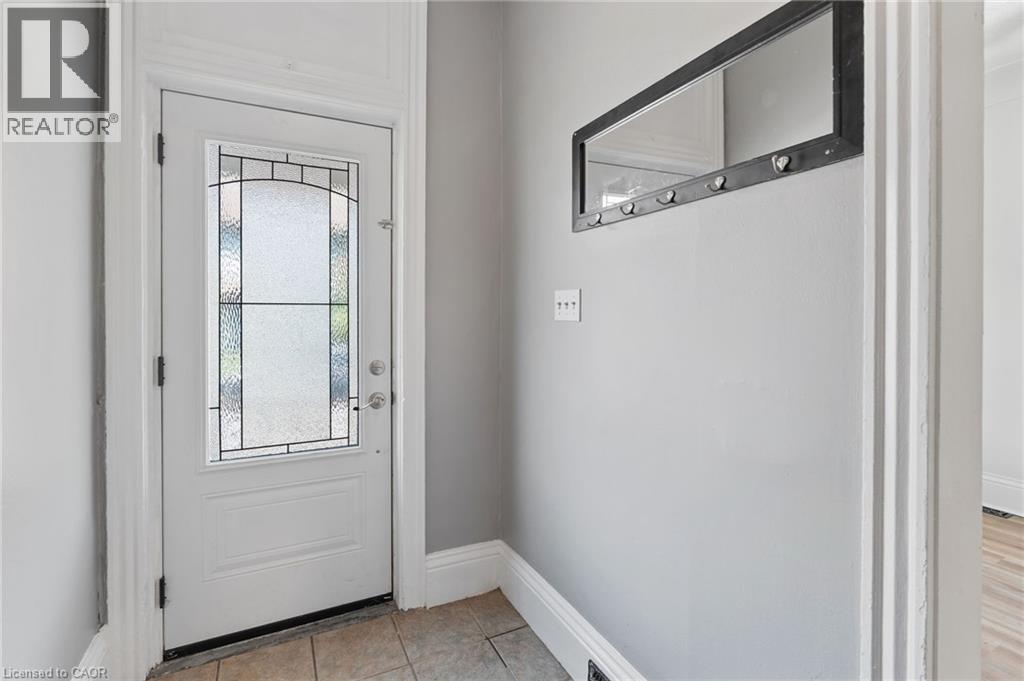 40 Ashley Street, Hamilton, Ontario  L8L 5S6 - Photo 3 - 40845000
