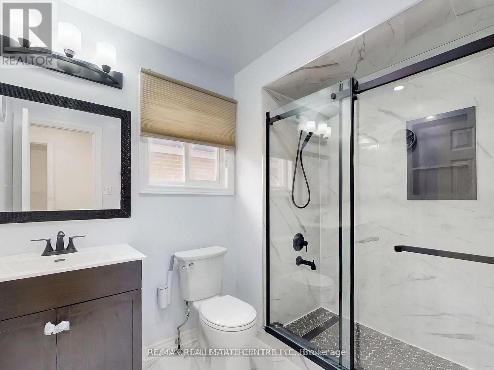 671 Deckhouse Court, Mississauga, Ontario  L5W 1P9 - Photo 18 - W13519440