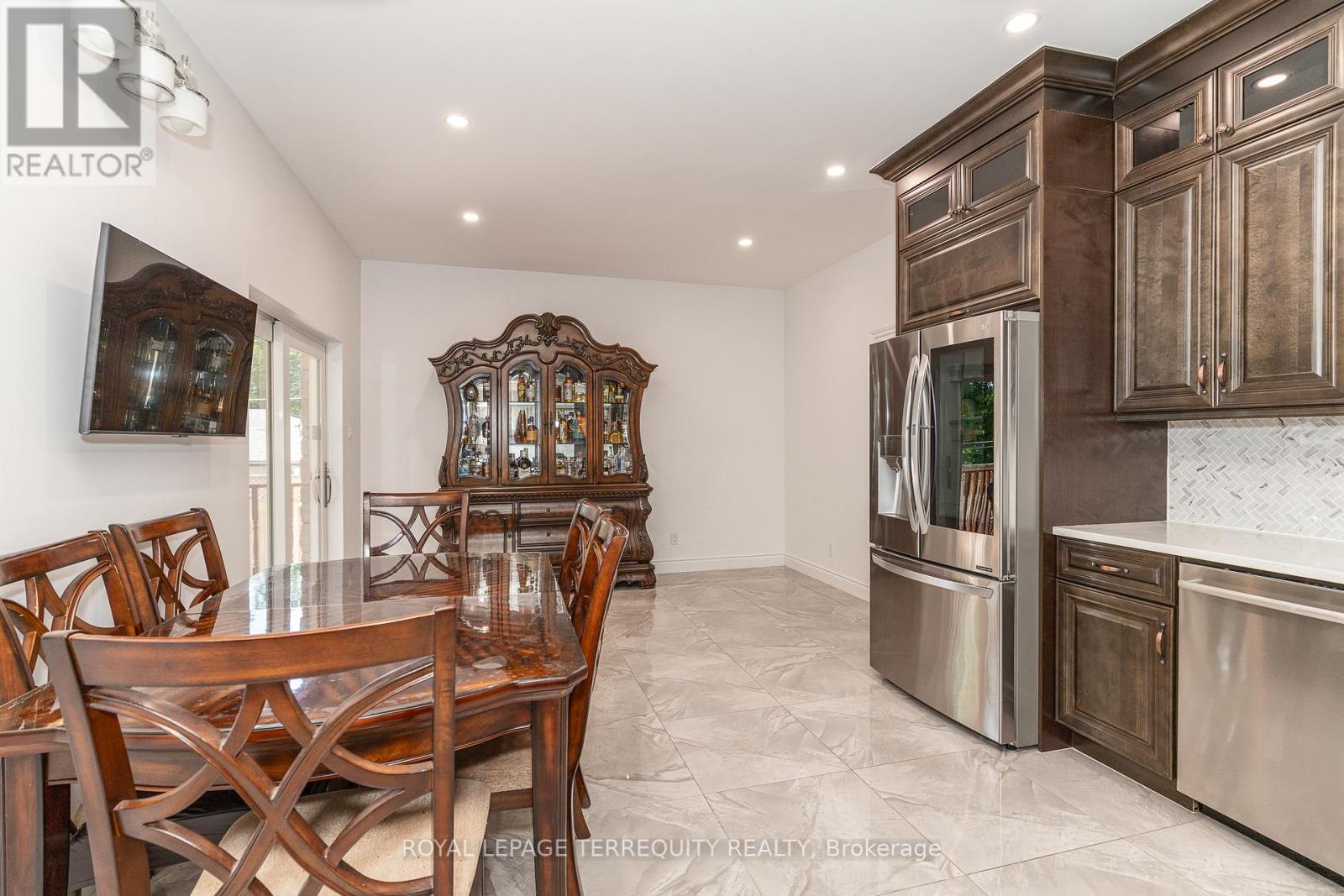 3 Gair Drive, Toronto, Ontario  M8W 4P2 - Photo 16 - W13519450