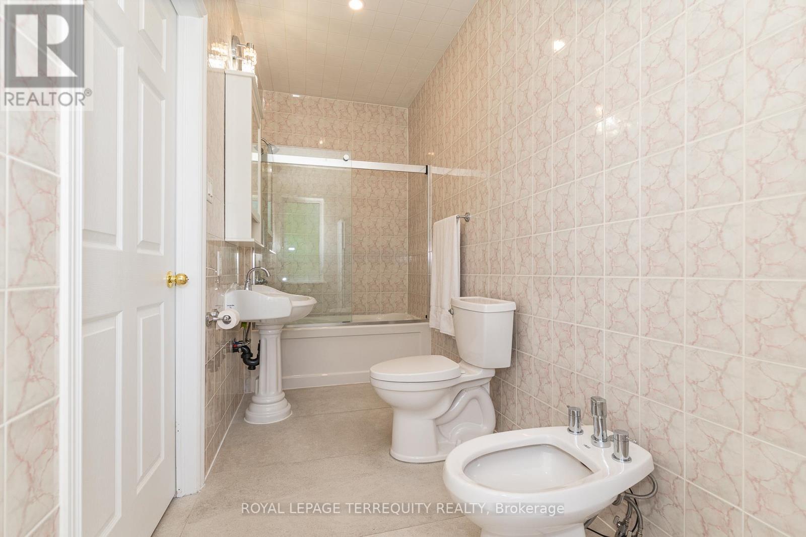 3 Gair Drive, Toronto, Ontario  M8W 4P2 - Photo 19 - W13519450