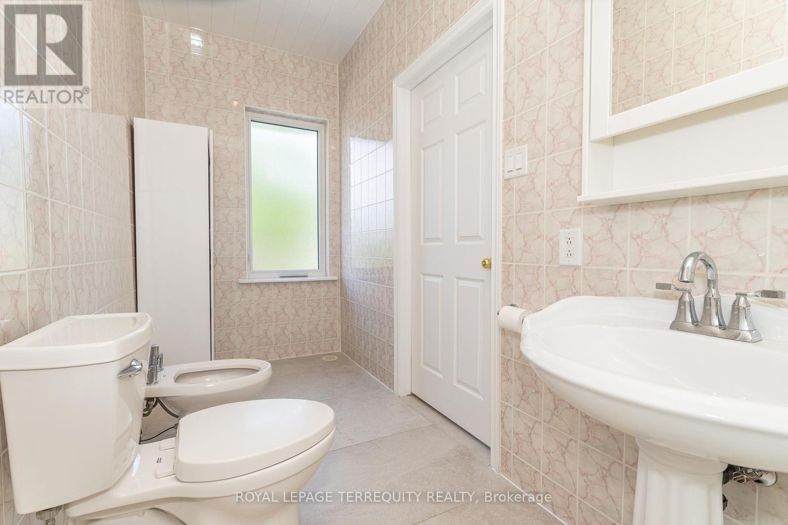 3 Gair Drive, Toronto, Ontario  M8W 4P2 - Photo 20 - W13519450