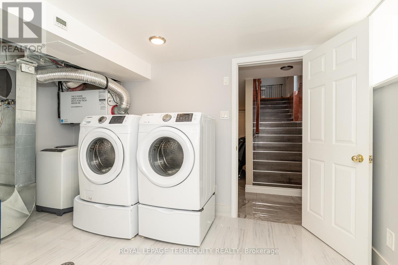3 Gair Drive, Toronto, Ontario  M8W 4P2 - Photo 36 - W13519450
