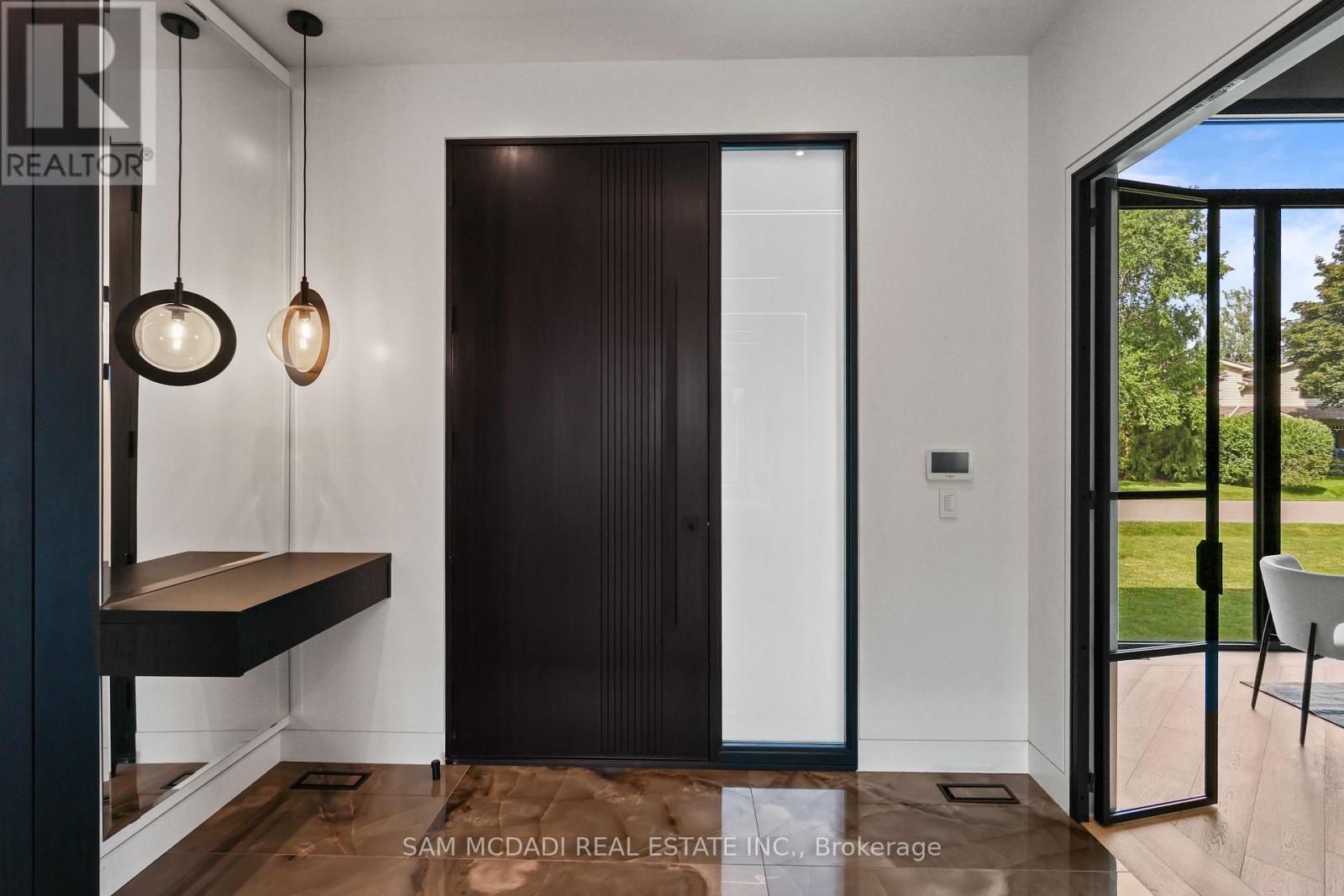 2186 Harcourt Crescent, Mississauga, Ontario  L4Y 1W1 - Photo 3 - W13519456