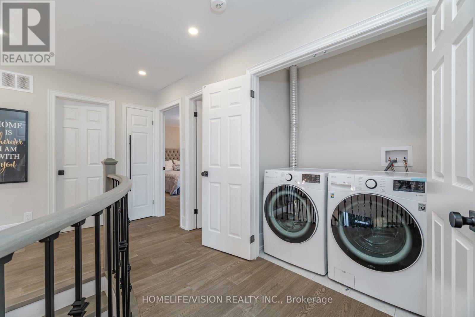 1298 Bunsden Avenue, Mississauga, Ontario L5H 3T9 - Photo 29 - W13519580