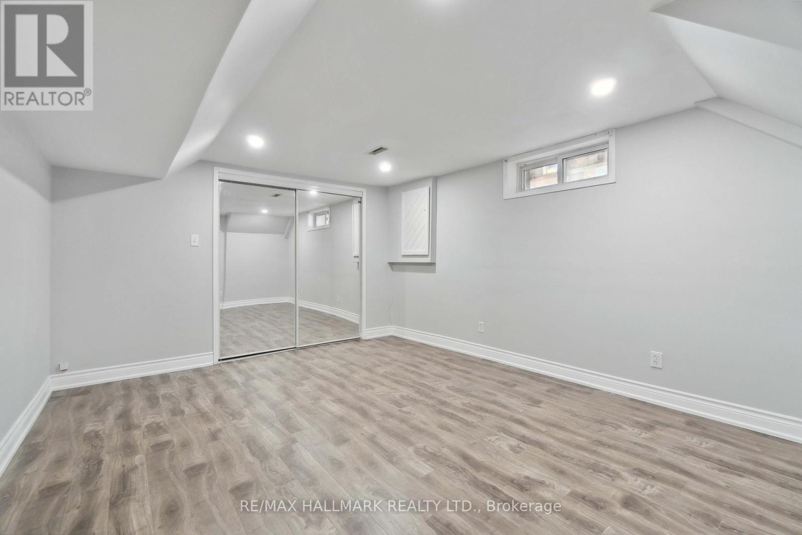 91 Boston (Lower) Crescent, Hamilton, Ontario L8T 4N1 - Photo 4 - X13519434