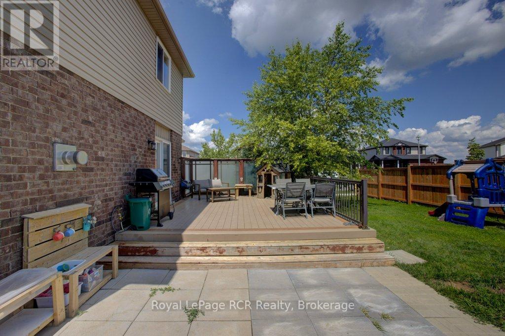 11 Green Street, Mapleton, Ontario  N0G 1P0 - Photo 32 - X13176198