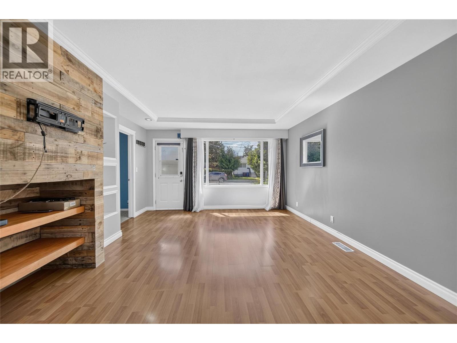 320 2nd Avenue S, Cranbrook, British Columbia V1C 2B1 - Photo 3 - 10393312