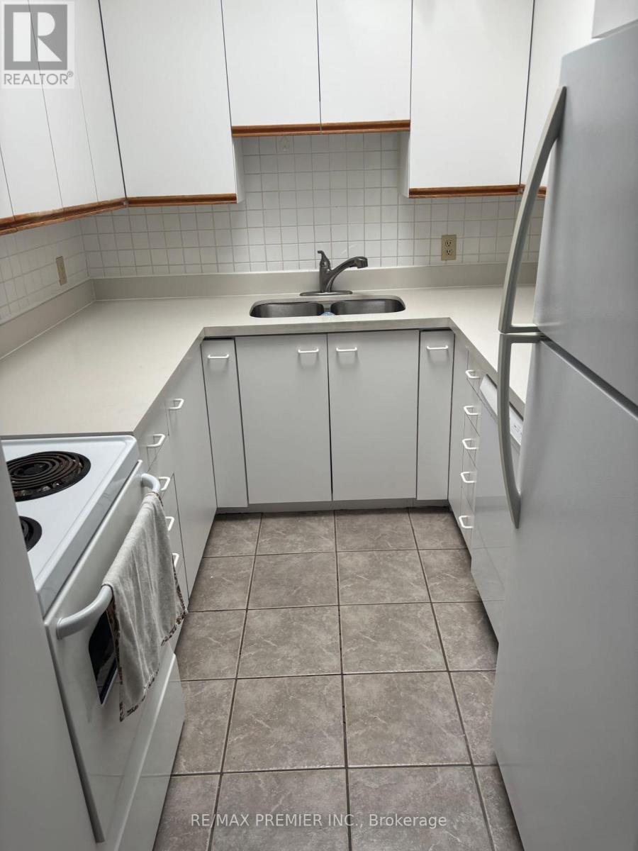 3 - 196 Carlton Street, Toronto, Ontario  M5A 2K8 - Photo 4 - C13519848