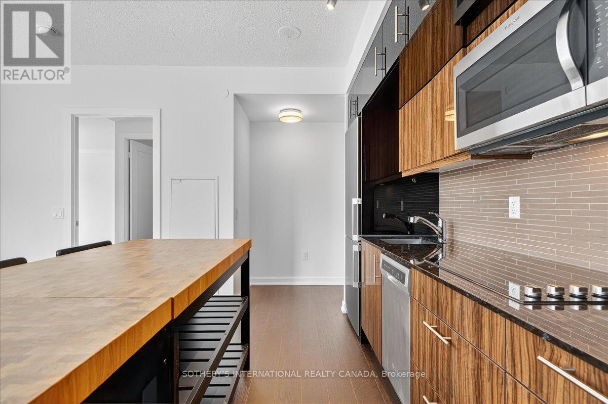 2105 - 10 York Street, Toronto, Ontario  M5J 2Z2 - Photo 2 - C13519876