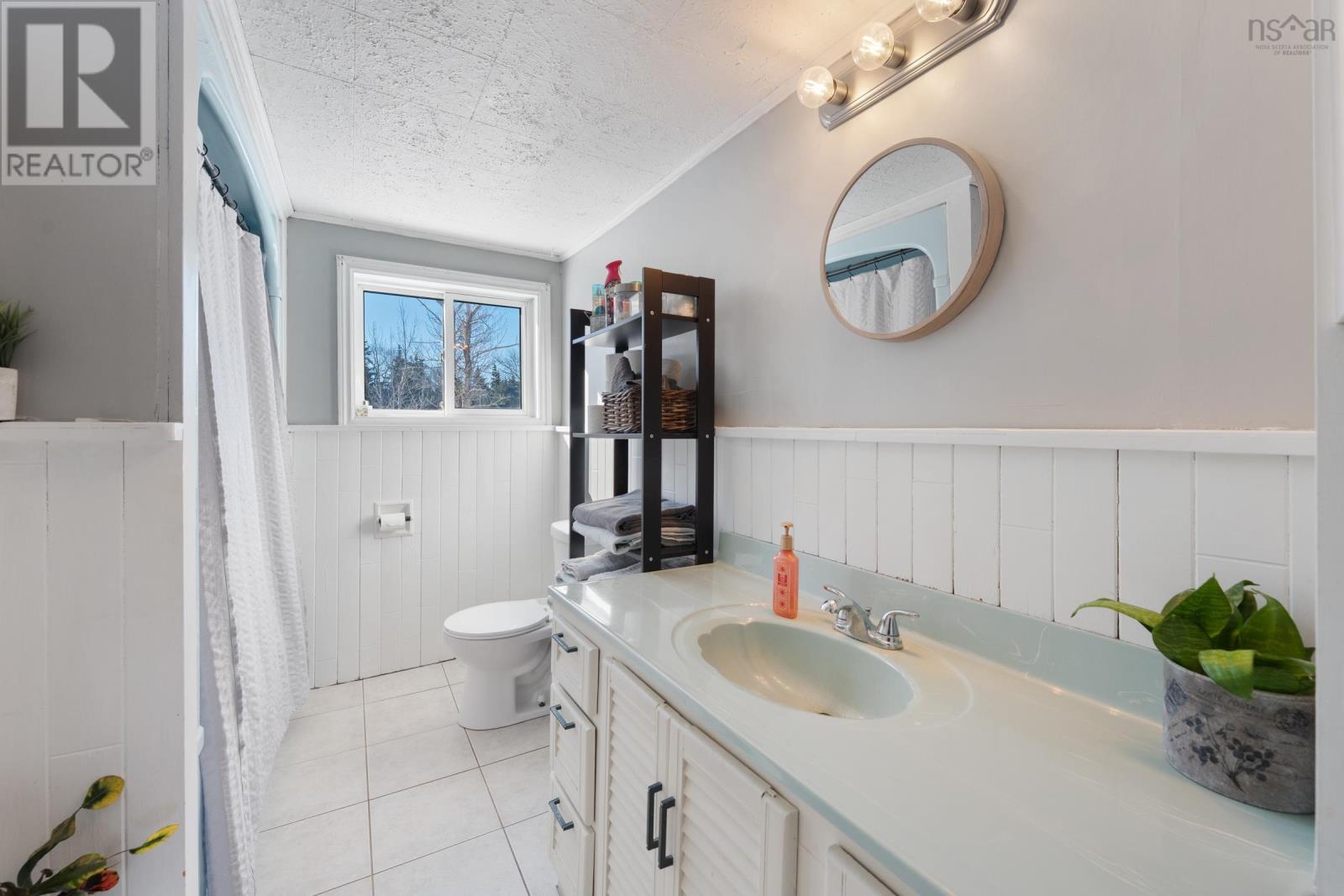 90 Oak Park Road, East Pubnico, Nova Scotia  B0W 2A0 - Photo 9 - 202616453