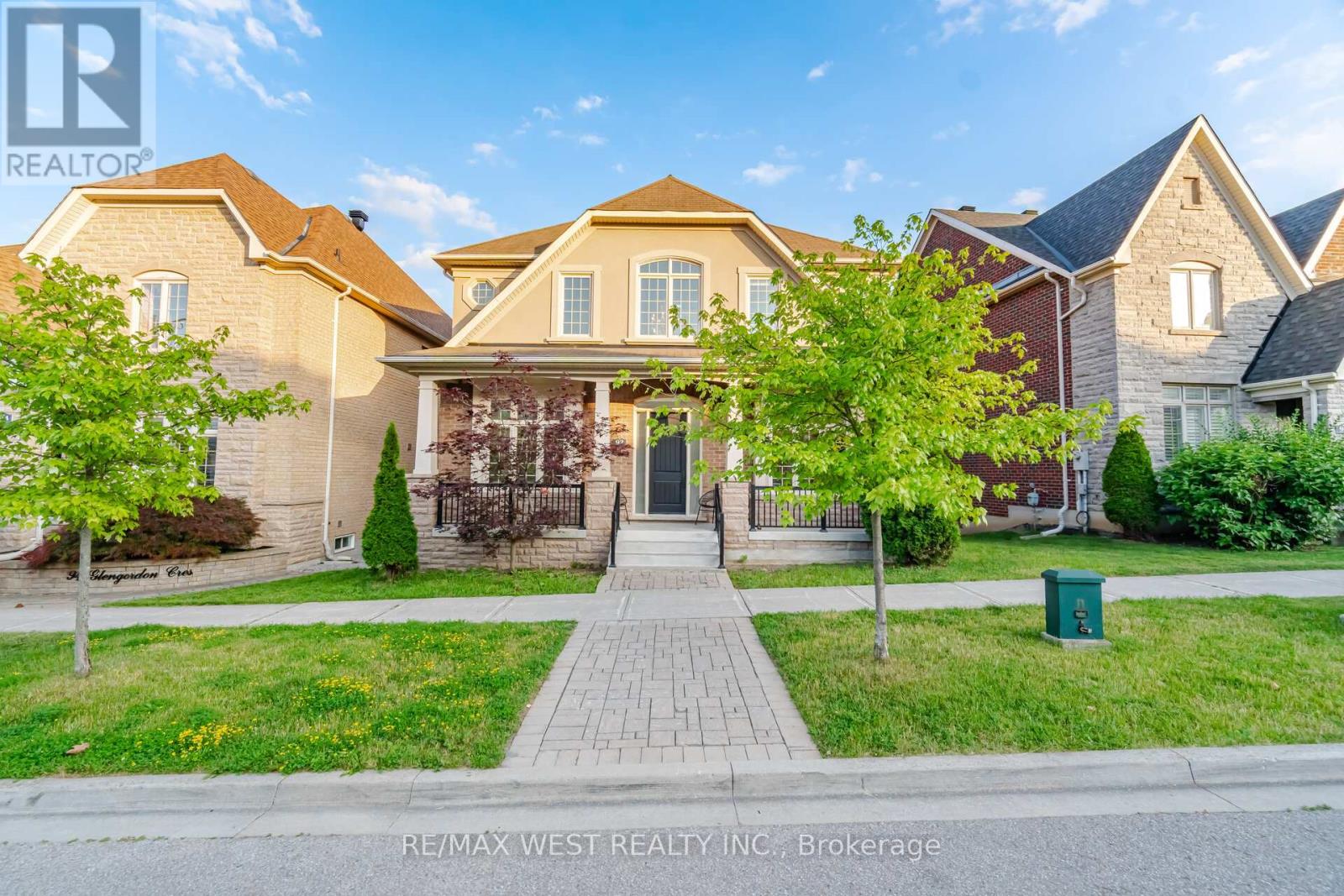 92 Glengordon Crescent, Markham, Ontario  L6C 0K1 - Photo 4 - N13519788