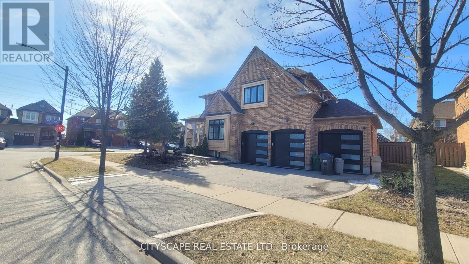3211 Angel Pass Drive, Mississauga, Ontario  L5M 7J6 - Photo 1 - W13519596