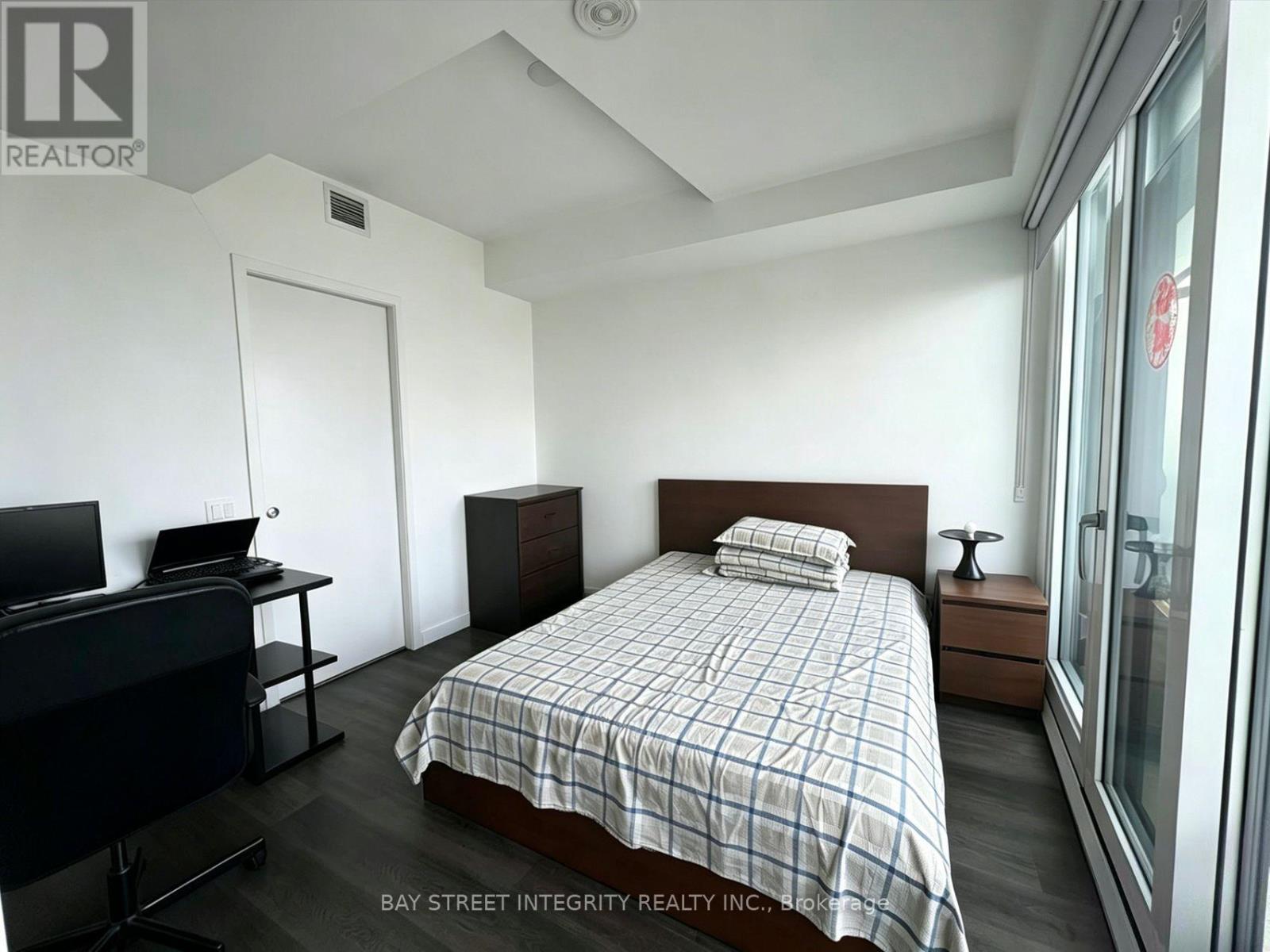 5503 - 3900 Confederation Parkway, Mississauga, Ontario  L5B 0M3 - Photo 11 - W13519608