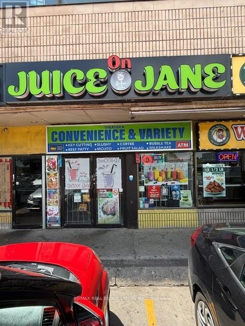 1682 JANE STREET, Toronto, Ontario