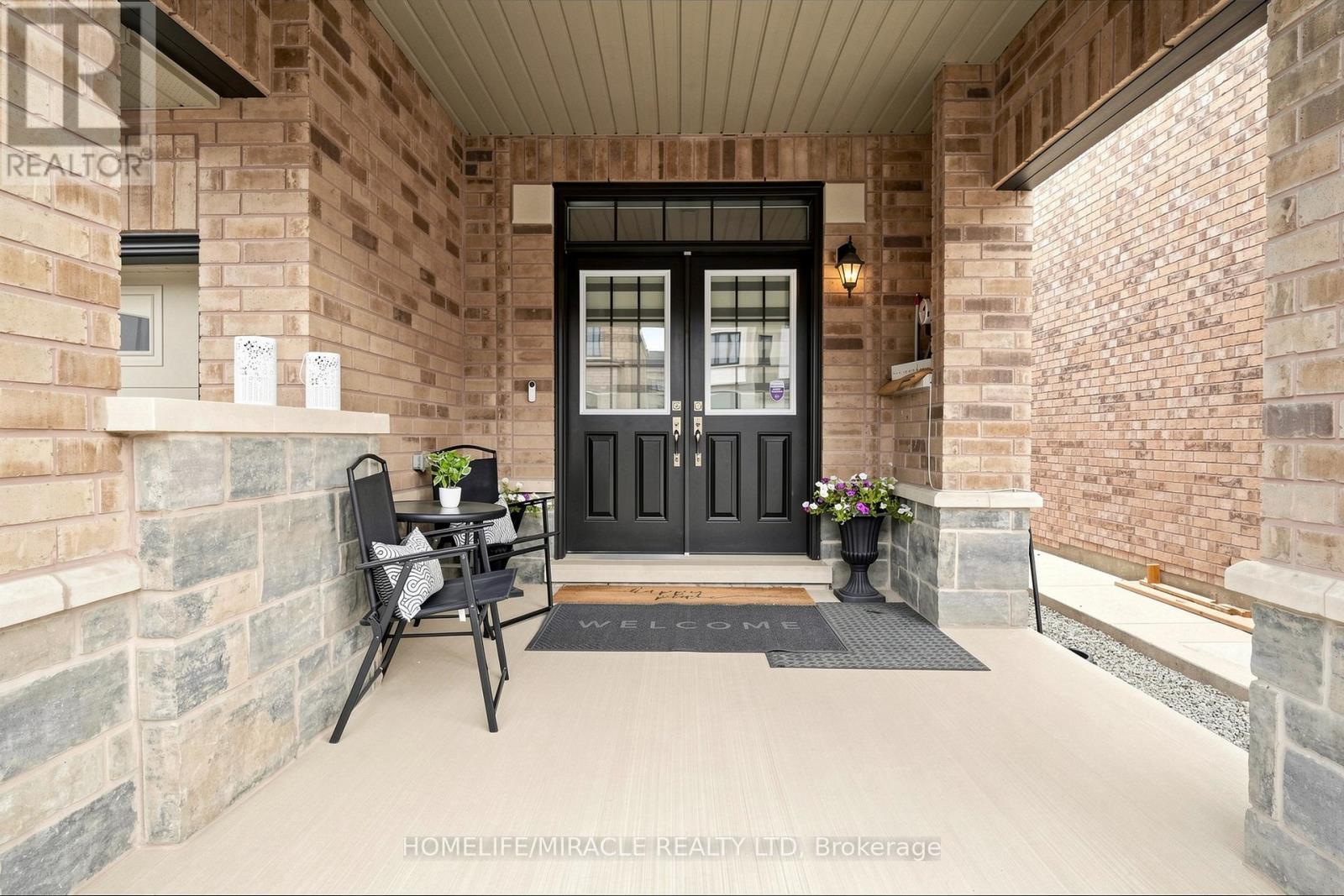 1492 Kitchen Court, Milton, Ontario  L9E 1Y8 - Photo 3 - W13519636