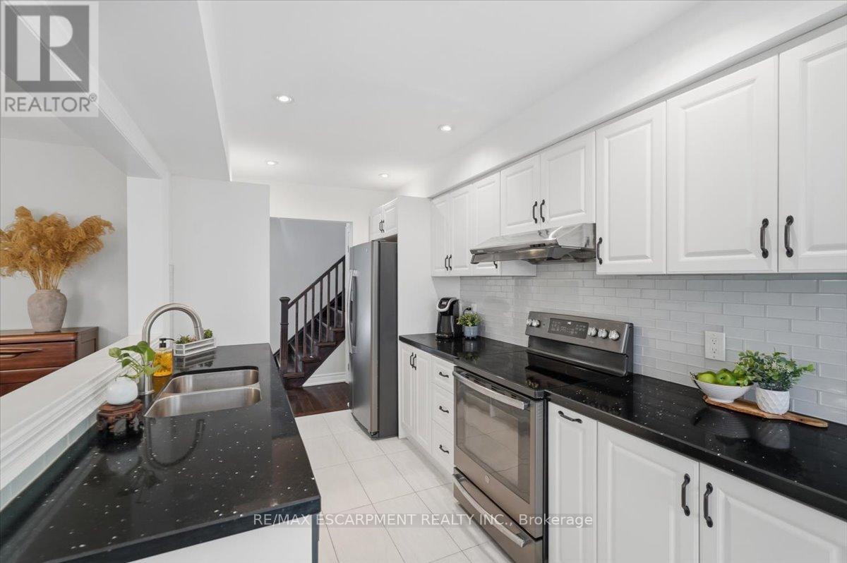 140 Romain Crescent, Oakville, Ontario L6H 5A6 - Photo 11 - W13519672