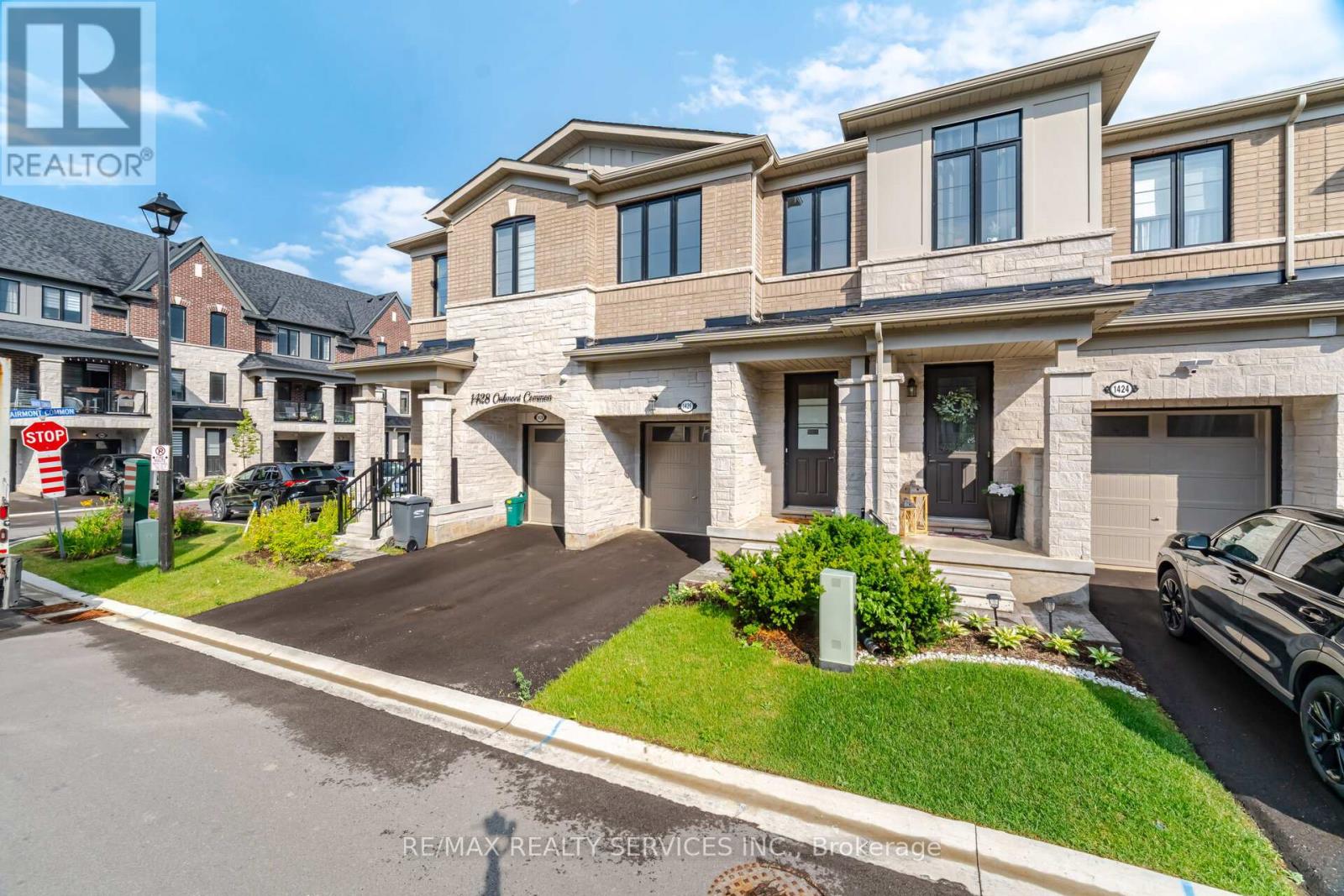 1426 Oakmont Common, Burlington, Ontario  L7P 0V8 - Photo 2 - W13519822