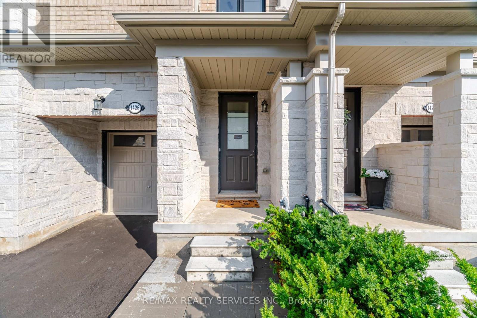 1426 Oakmont Common, Burlington, Ontario  L7P 0V8 - Photo 3 - W13519822