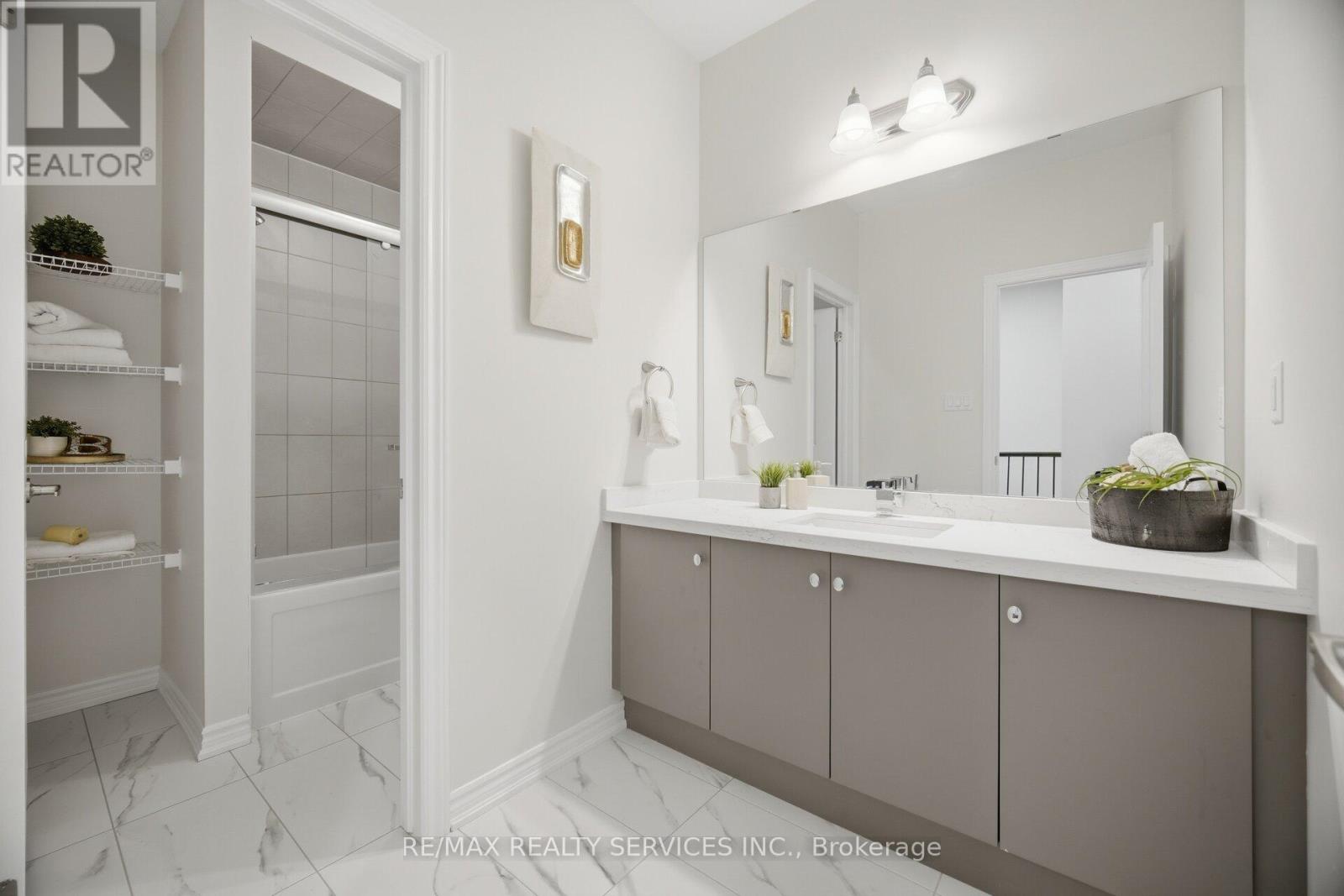 1426 Oakmont Common, Burlington, Ontario  L7P 0V8 - Photo 32 - W13519822
