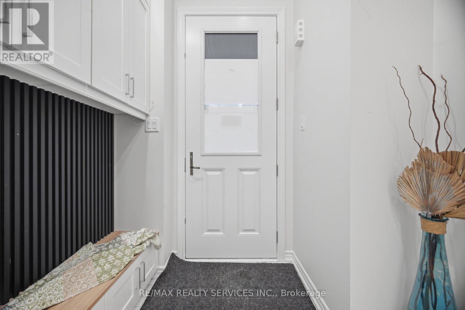 1426 Oakmont Common, Burlington, Ontario  L7P 0V8 - Photo 4 - W13519822