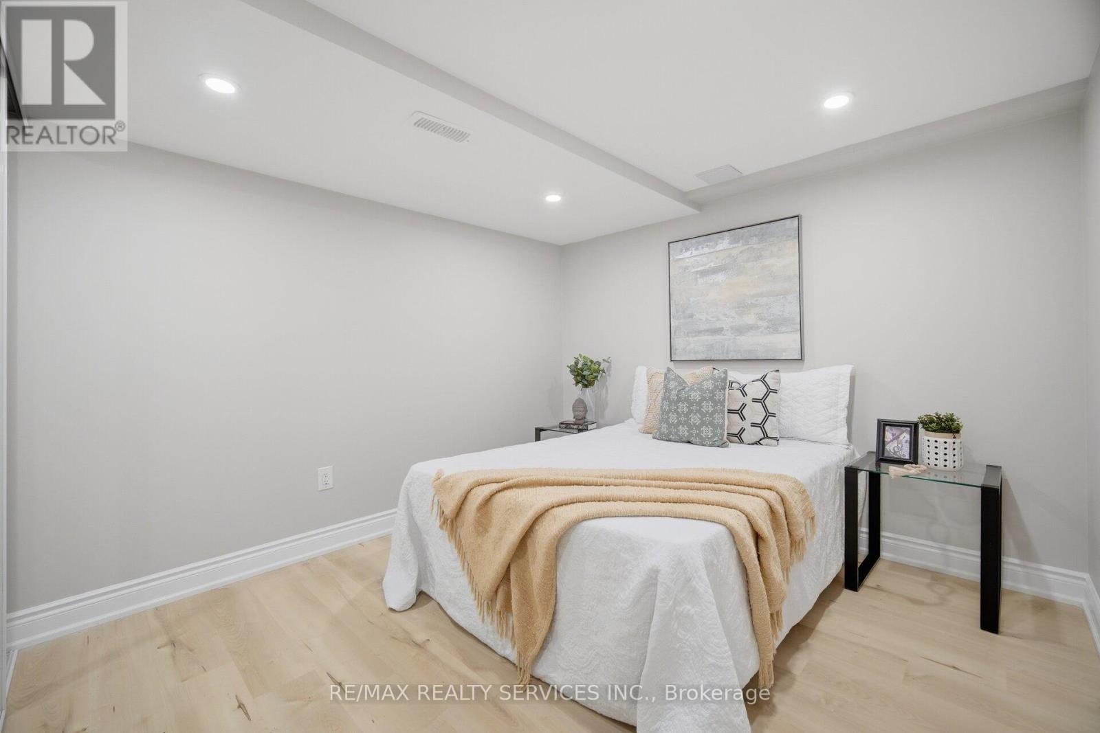1426 Oakmont Common, Burlington, Ontario  L7P 0V8 - Photo 44 - W13519822