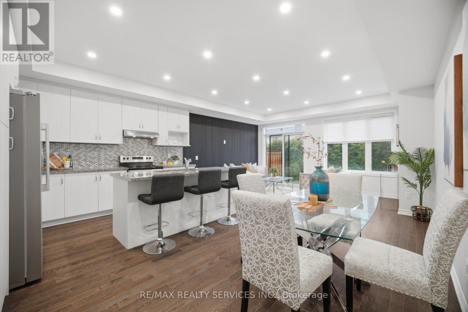 1426 Oakmont Common, Burlington, Ontario  L7P 0V8 - Photo 7 - W13519822