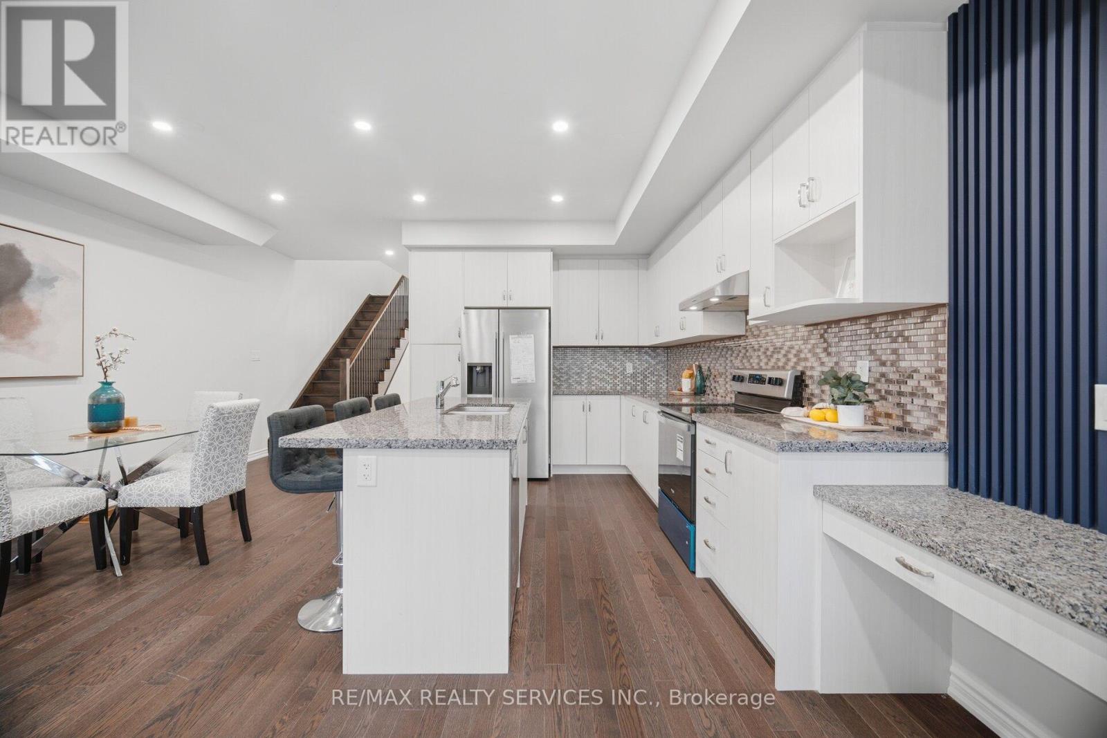 1426 Oakmont Common, Burlington, Ontario  L7P 0V8 - Photo 9 - W13519822