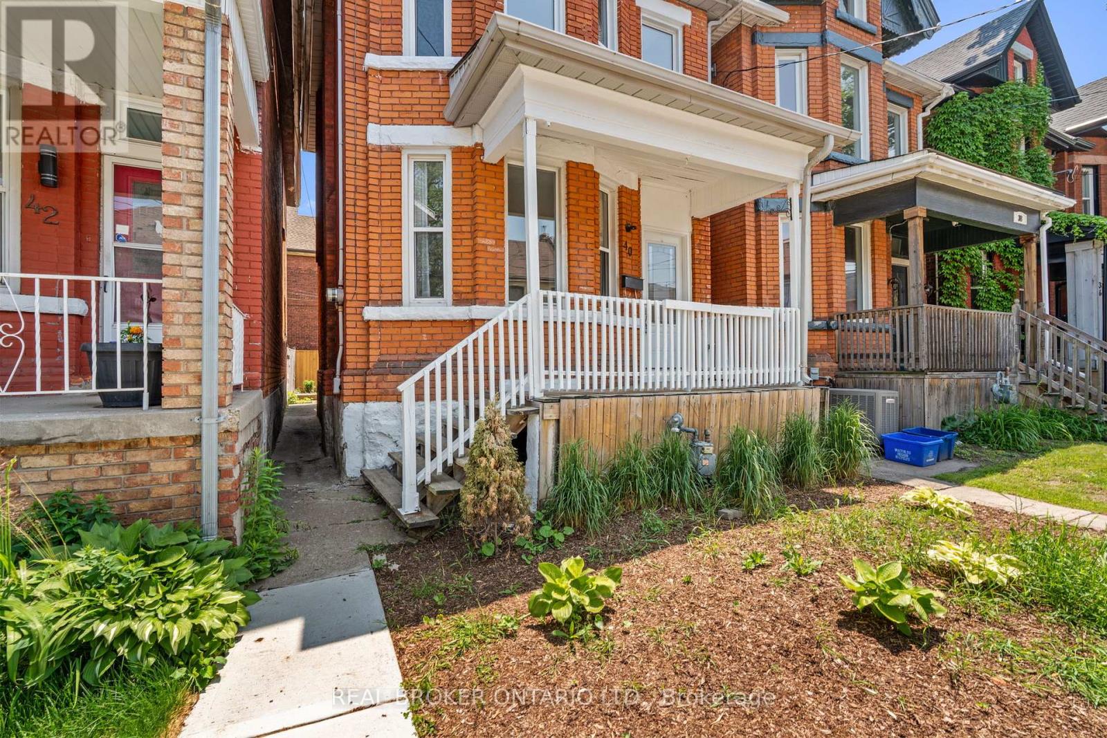 40 Ashley Street, Hamilton, Ontario  L8L 5S6 - Photo 2 - X13519790