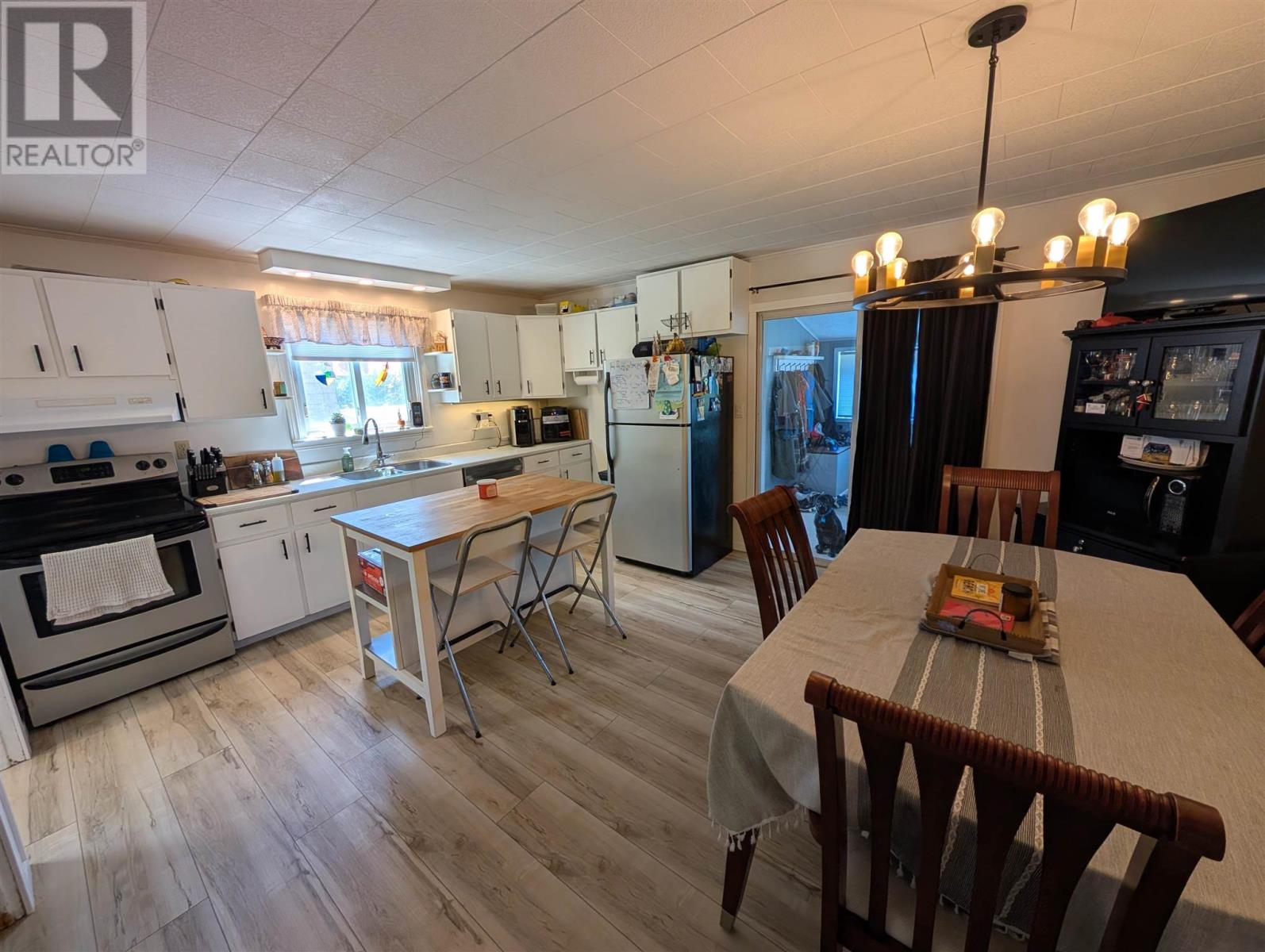 8 George St, Wawa, Ontario  P0S 1K0 - Photo 15 - SM261648
