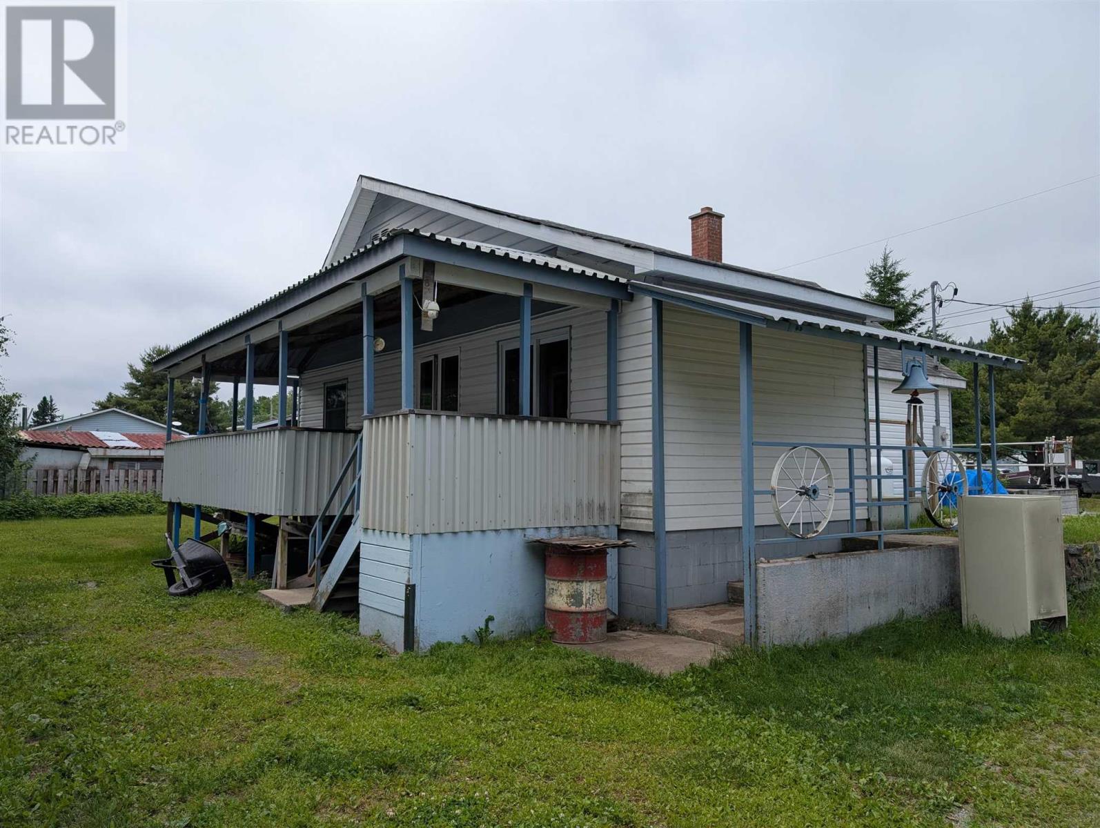 41 Queen St, Hawk Junction, Ontario  P0S 1G0 - Photo 4 - SM261703