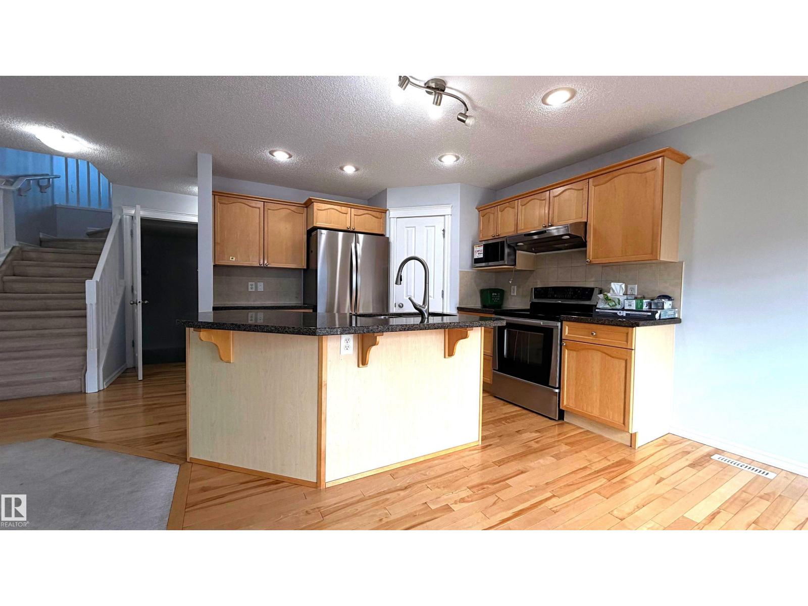 4609 163a Av NW NW, Edmonton, Alberta  T5Y 3H7 - Photo 5 - E4492220