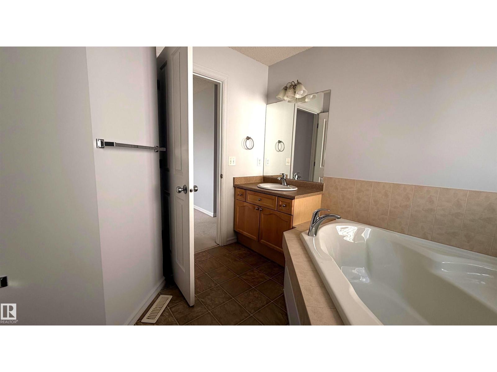 4609 163a Av NW NW, Edmonton, Alberta  T5Y 3H7 - Photo 24 - E4492220