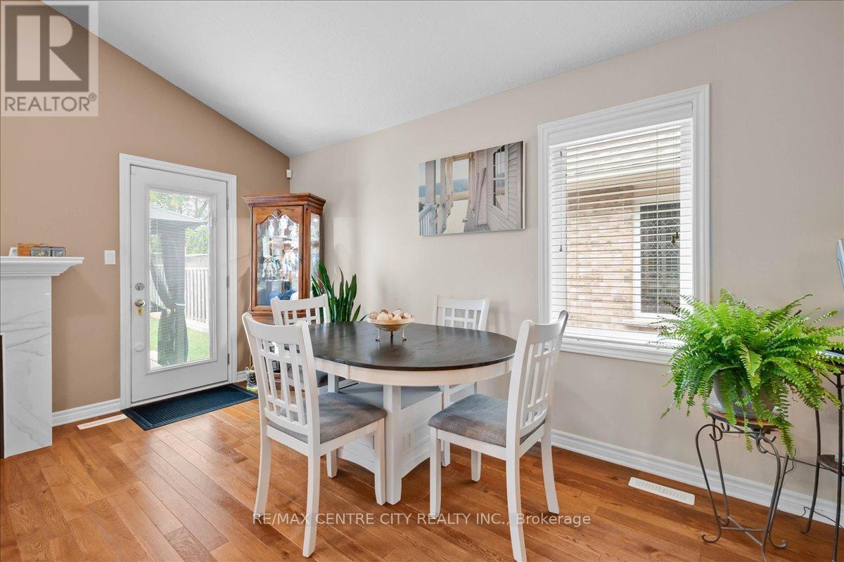 2 Cherry Blossom Lane, St. Thomas, Ontario  N5R 1L2 - Photo 33 - X13520048