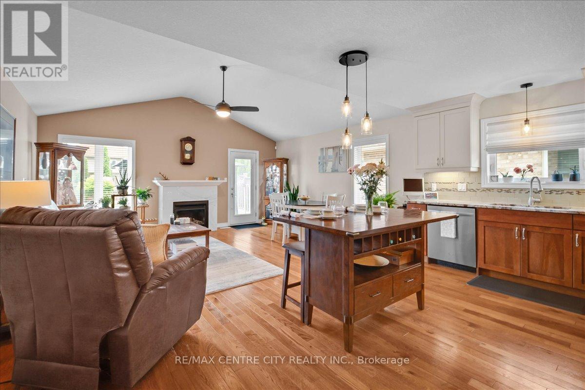 2 Cherry Blossom Lane, St. Thomas, Ontario  N5R 1L2 - Photo 35 - X13520048