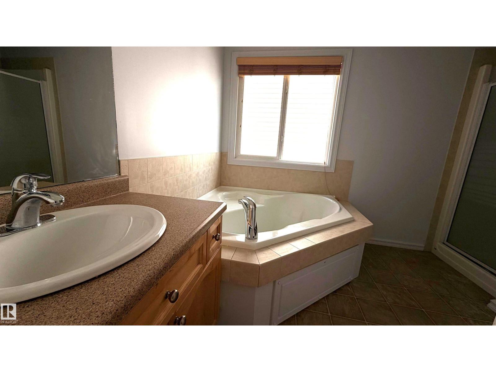 4609 163a Av NW NW, Edmonton, Alberta  T5Y 3H7 - Photo 23 - E4492220