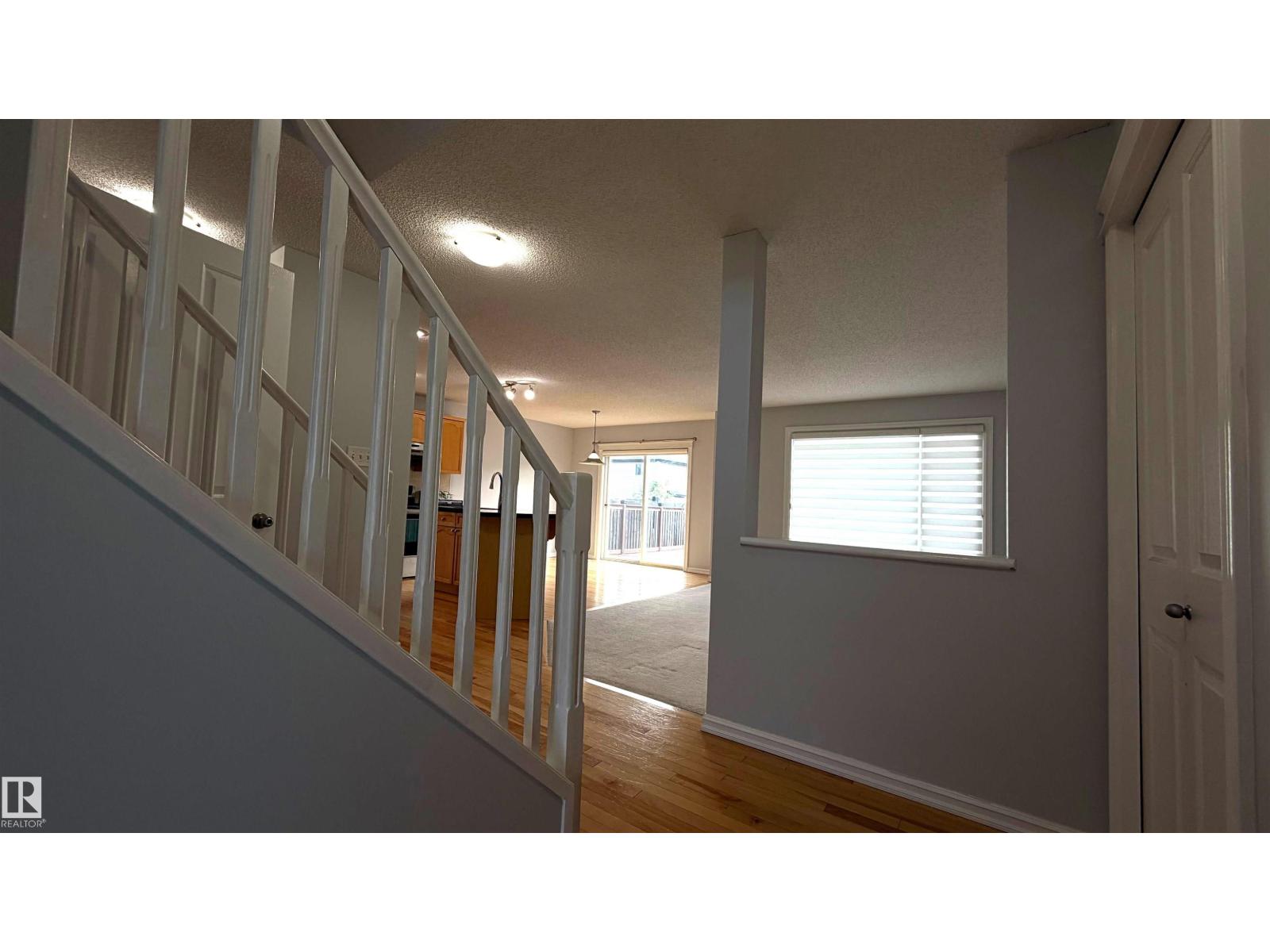 4609 163a Av NW NW, Edmonton, Alberta  T5Y 3H7 - Photo 2 - E4492220