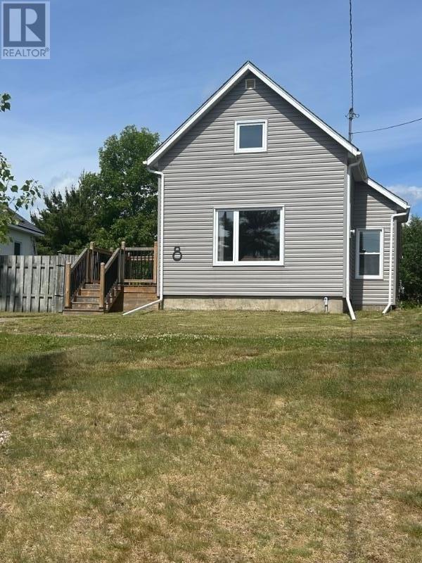 8 Ruttan ST, Thunder Bay, Ontario