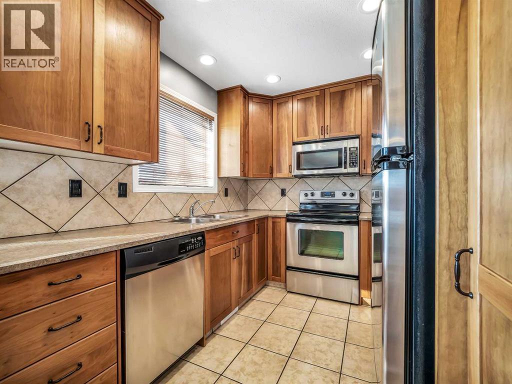 881 Kettles Street, Pincher Creek, Alberta  T0K 1W0 - Photo 12 - A2324104