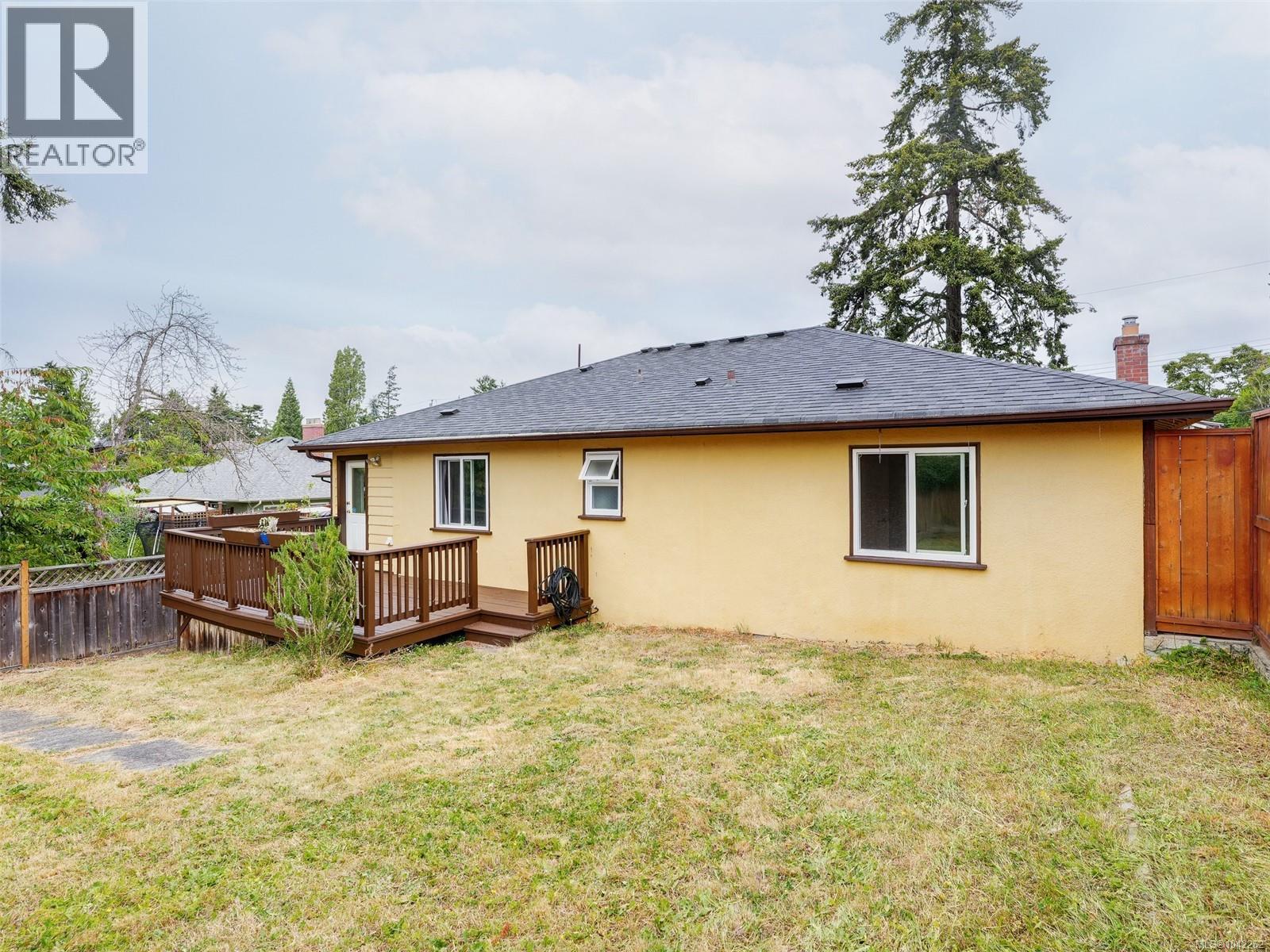 915 Inskip St, Esquimalt, British Columbia  V9A 4J6 - Photo 24 - 1042262