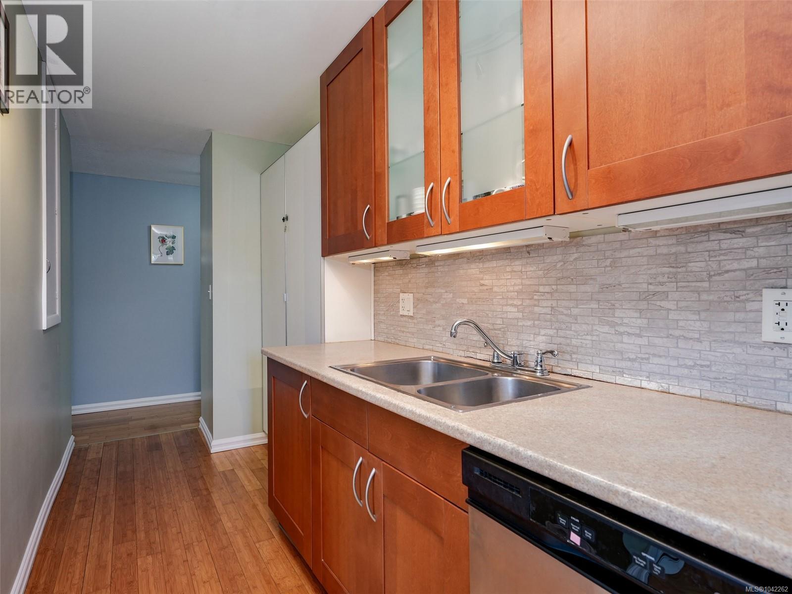 915 Inskip St, Esquimalt, British Columbia  V9A 4J6 - Photo 8 - 1042262