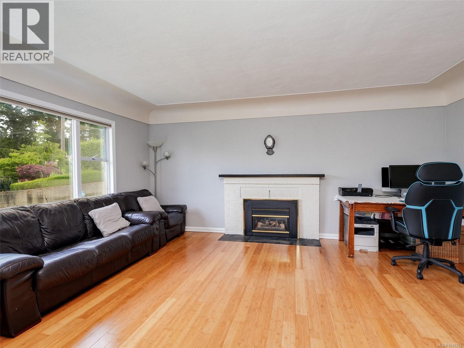 915 Inskip St, Esquimalt, British Columbia  V9A 4J6 - Photo 5 - 1042262