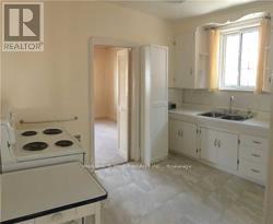 389 Lawrence Avenue W, Toronto, Ontario  M5M 1B9 - Photo 12 - C13520018
