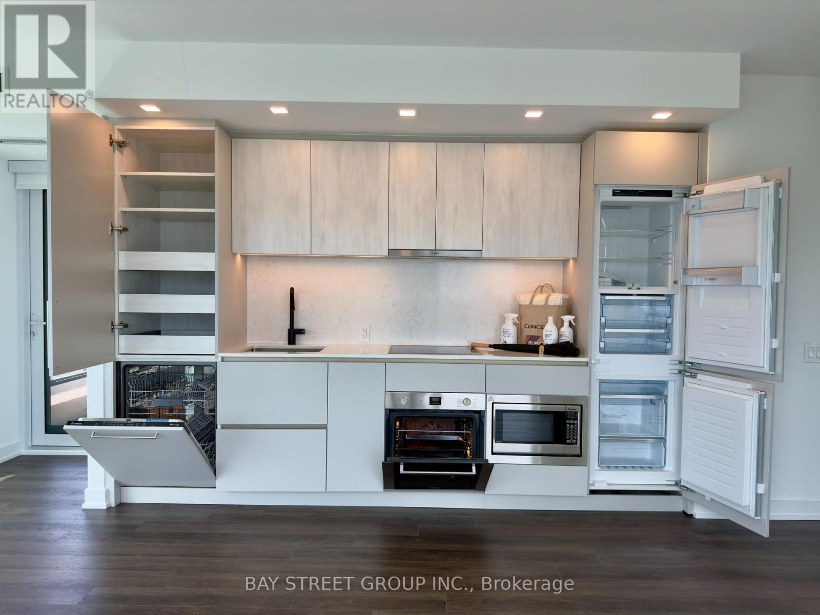 2902 - 609 Sherbourne Street, Toronto, Ontario  M4X 1K7 - Photo 12 - C13520054