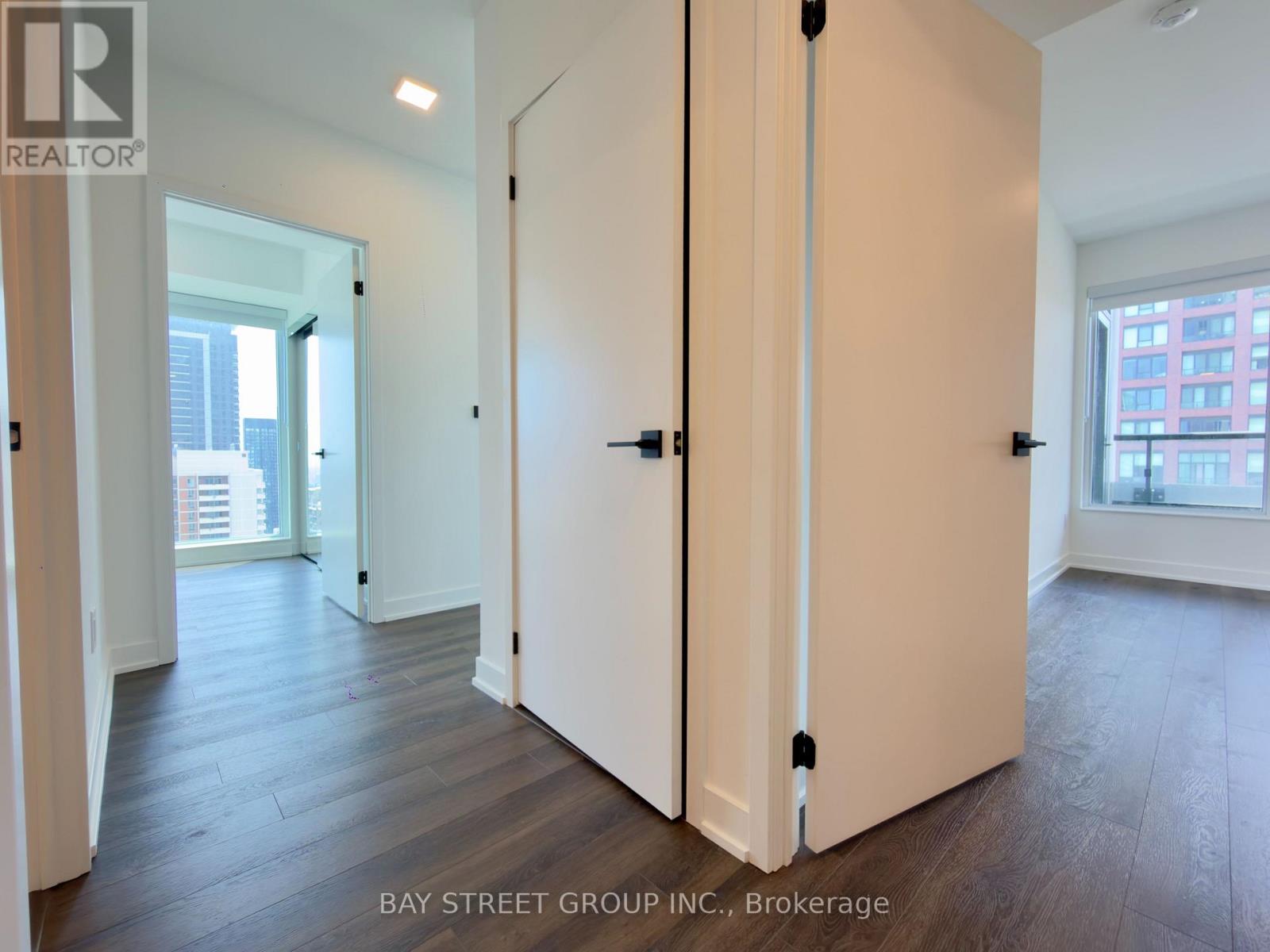 2902 - 609 Sherbourne Street, Toronto, Ontario  M4X 1K7 - Photo 7 - C13520054